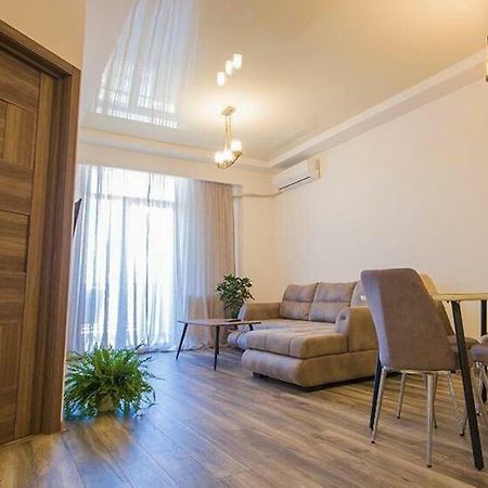 Tikas home Апартаменты Тбилиси Екстериор снимка