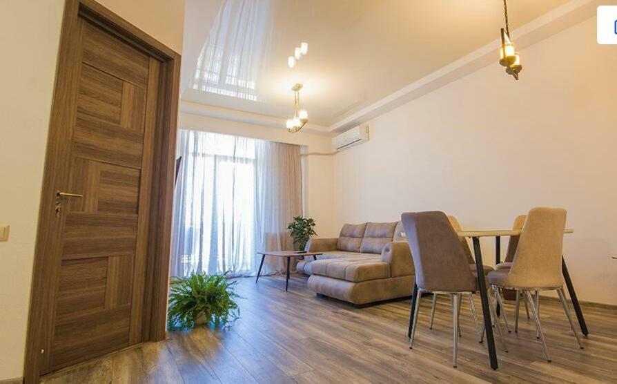 Tikas home Апартаменты Тбилиси Екстериор снимка