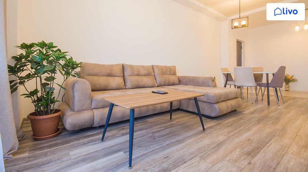Tikas home Апартаменты Тбилиси Екстериор снимка
